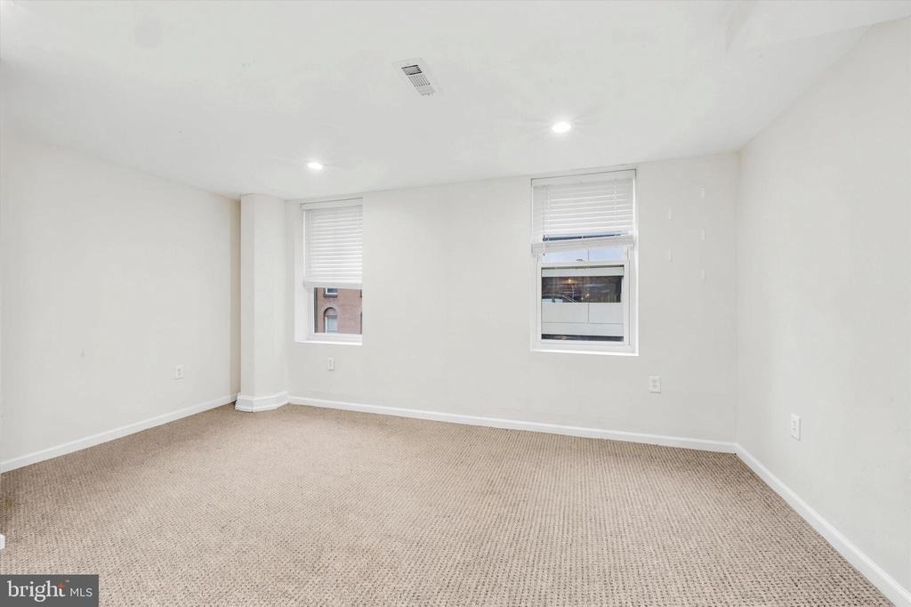 33 S 19th Street - Photo 11