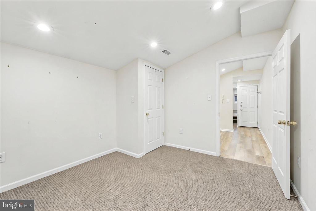 33 S 19th Street - Photo 4