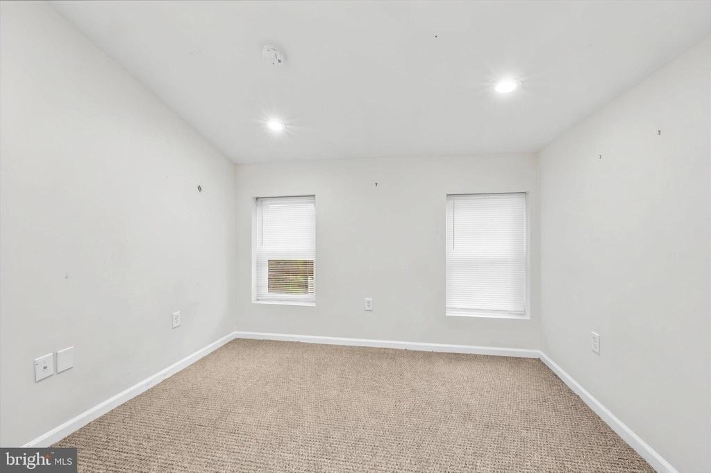 33 S 19th Street - Photo 6