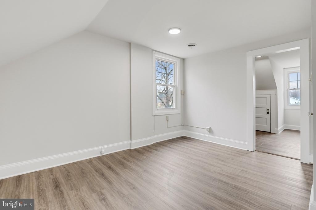 707 N Hickory Avenue - Photo 1