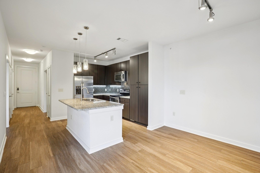 1900 Barton Springs Rd - Photo 9