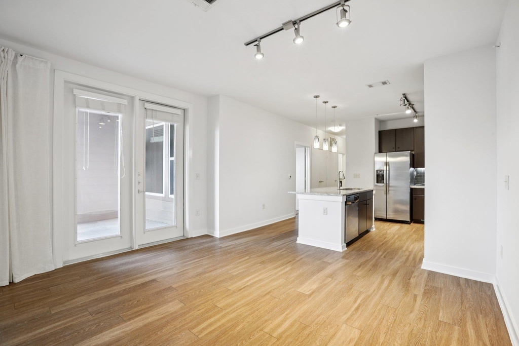 1900 Barton Springs Rd - Photo 7