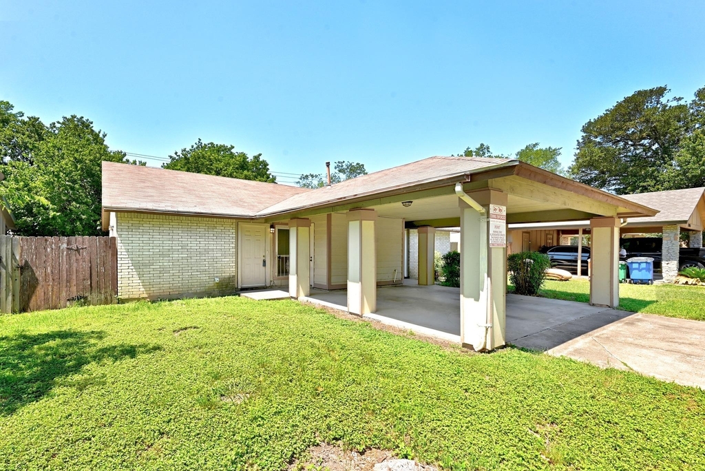 10604 Lanshire Dr - Photo 1