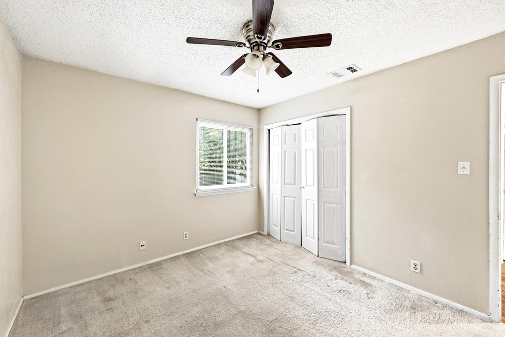 10604 Lanshire Dr - Photo 13