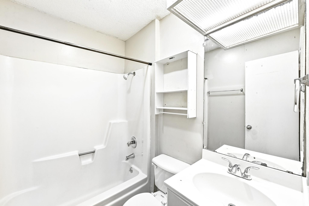 10604 Lanshire Dr - Photo 16