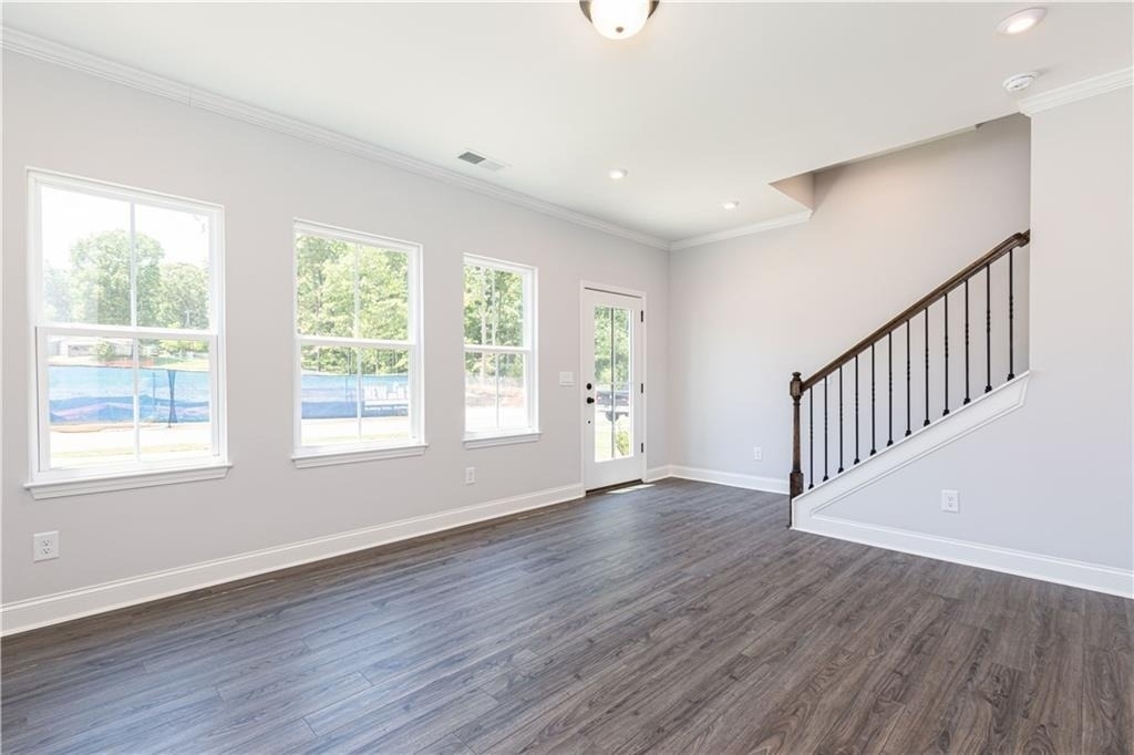 1009 Taylor Court - Photo 4