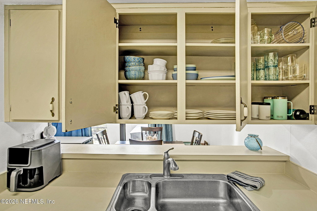 743 Spinnakers Reach Drive - Photo 11