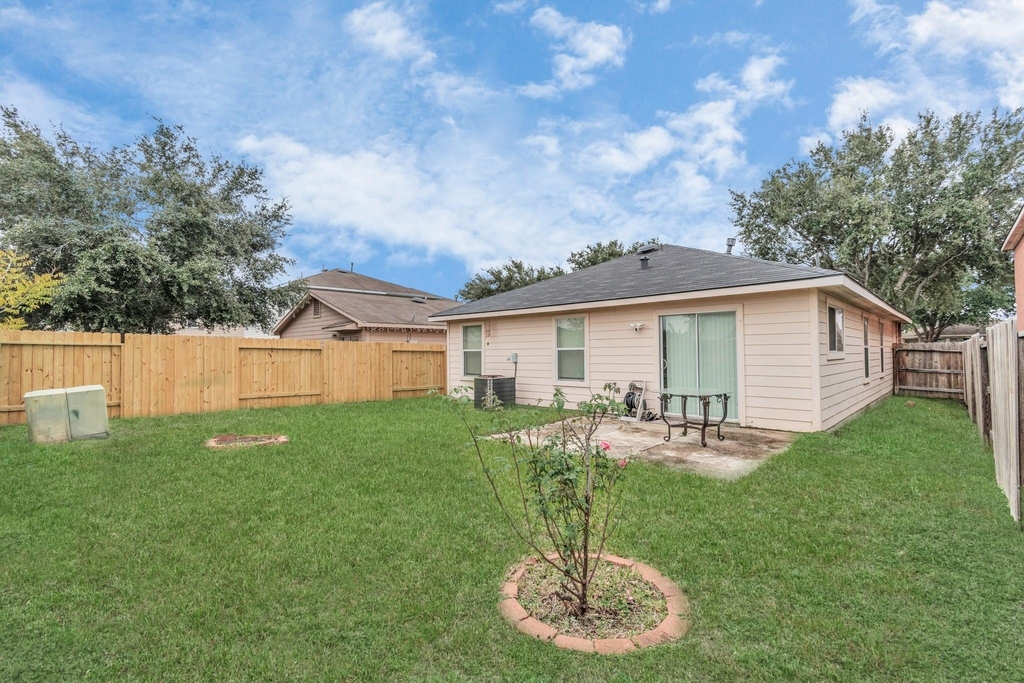 7327 Enchanted Creek Drive - Photo 30