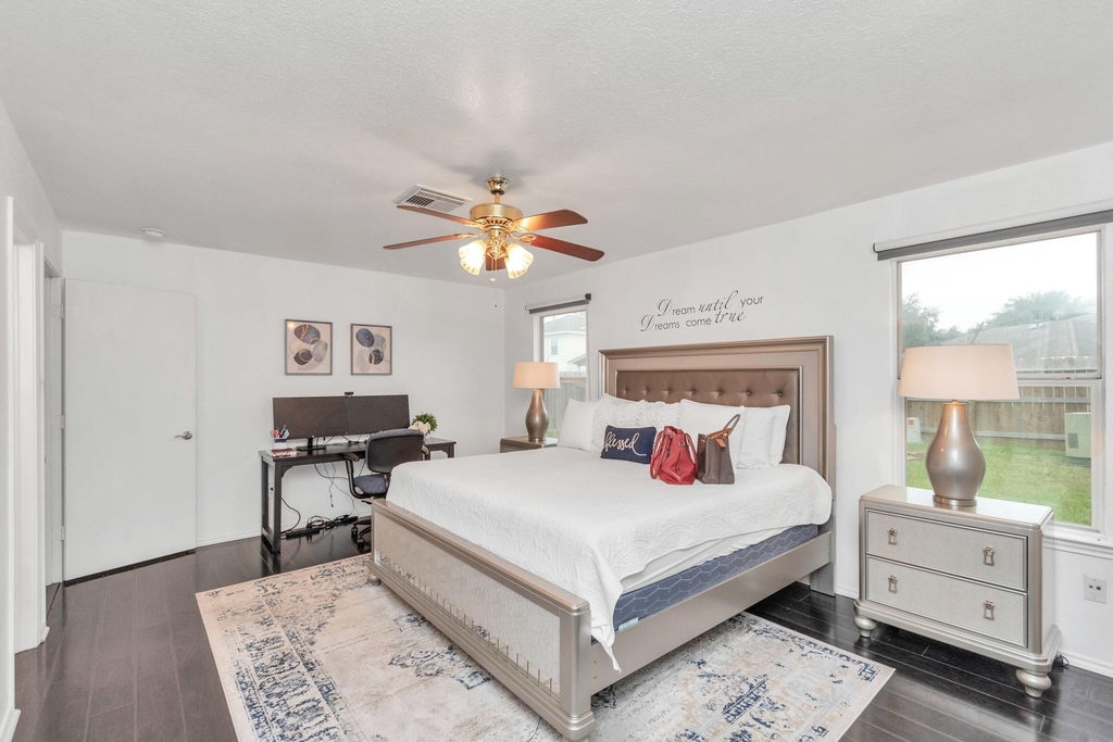7327 Enchanted Creek Drive - Photo 19
