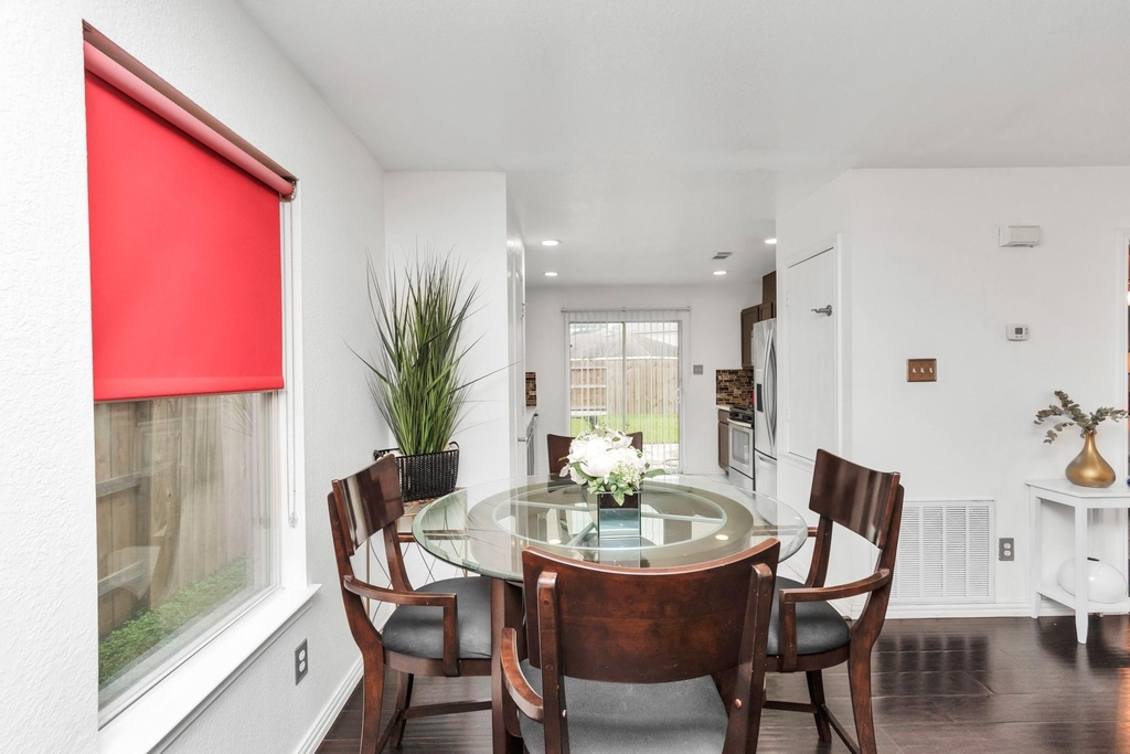 7327 Enchanted Creek Drive - Photo 9