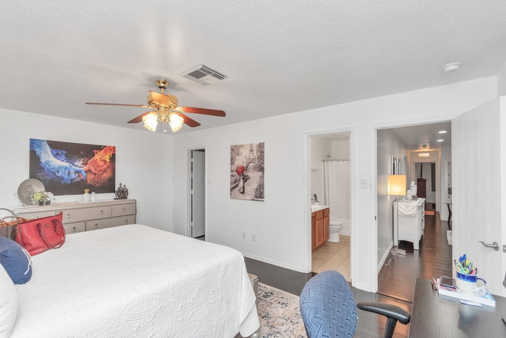 7327 Enchanted Creek Drive - Photo 17