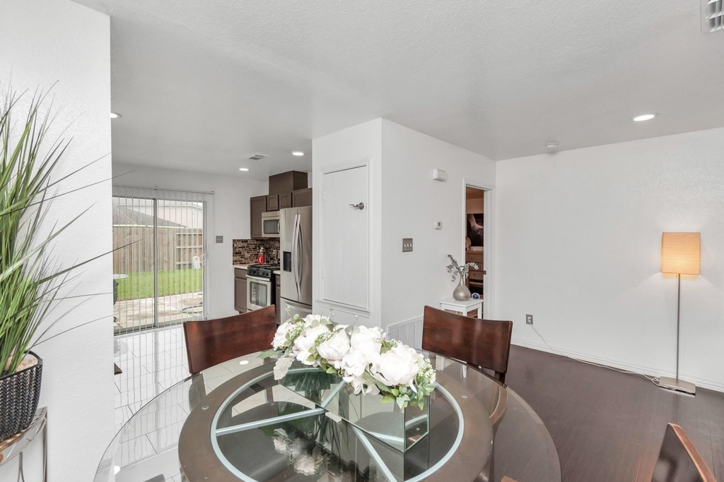 7327 Enchanted Creek Drive - Photo 10