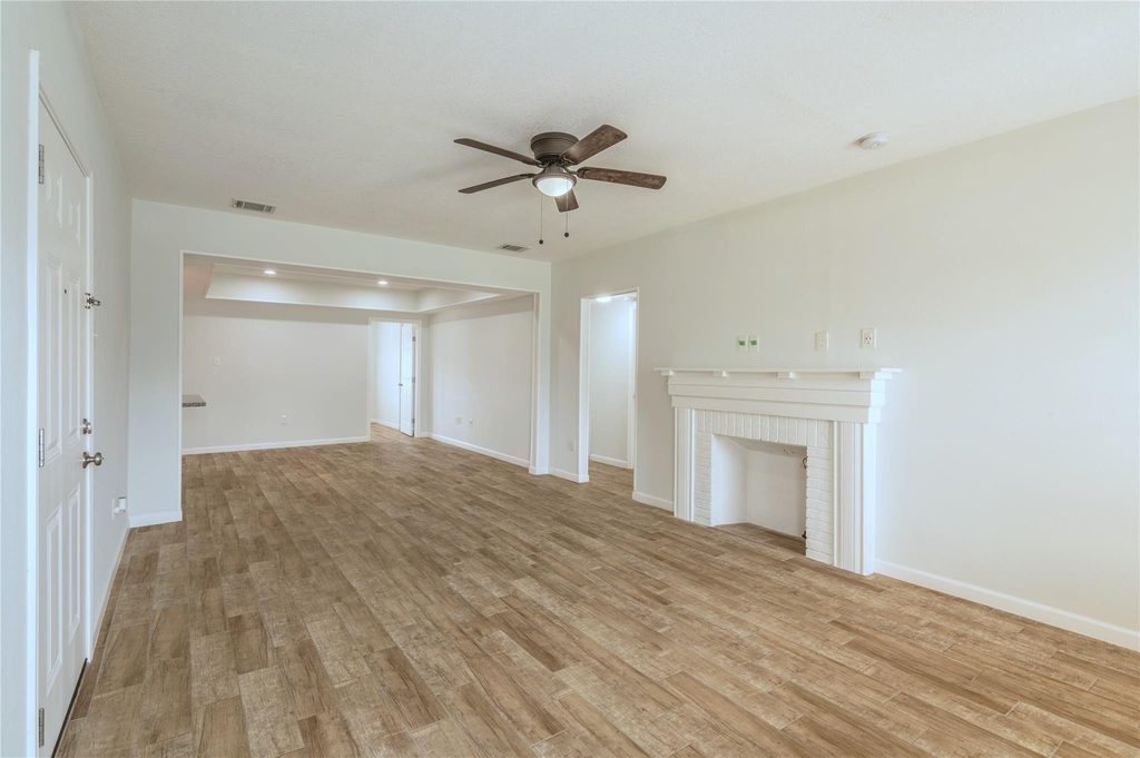 2319 Rosewood Street - Photo 3