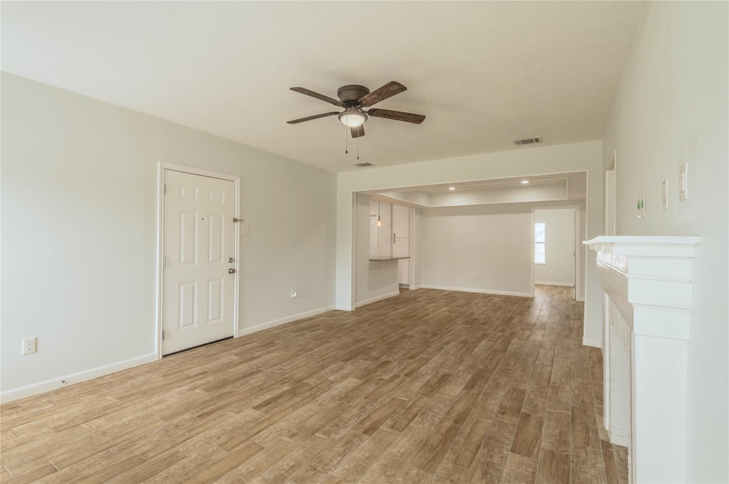 2319 Rosewood Street - Photo 2
