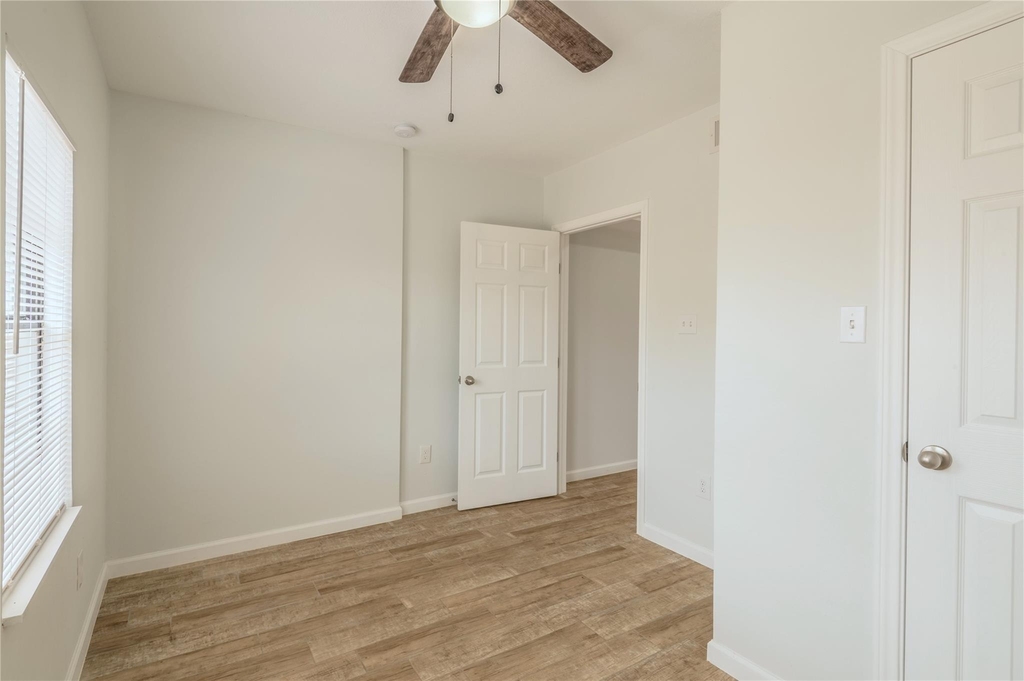 2319 Rosewood Street - Photo 11