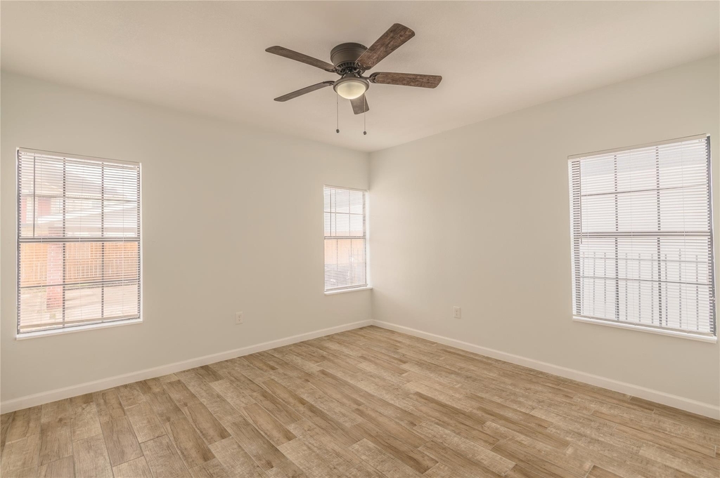 2319 Rosewood Street - Photo 7