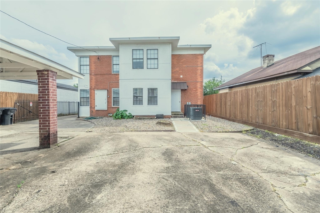 2319 Rosewood Street - Photo 14