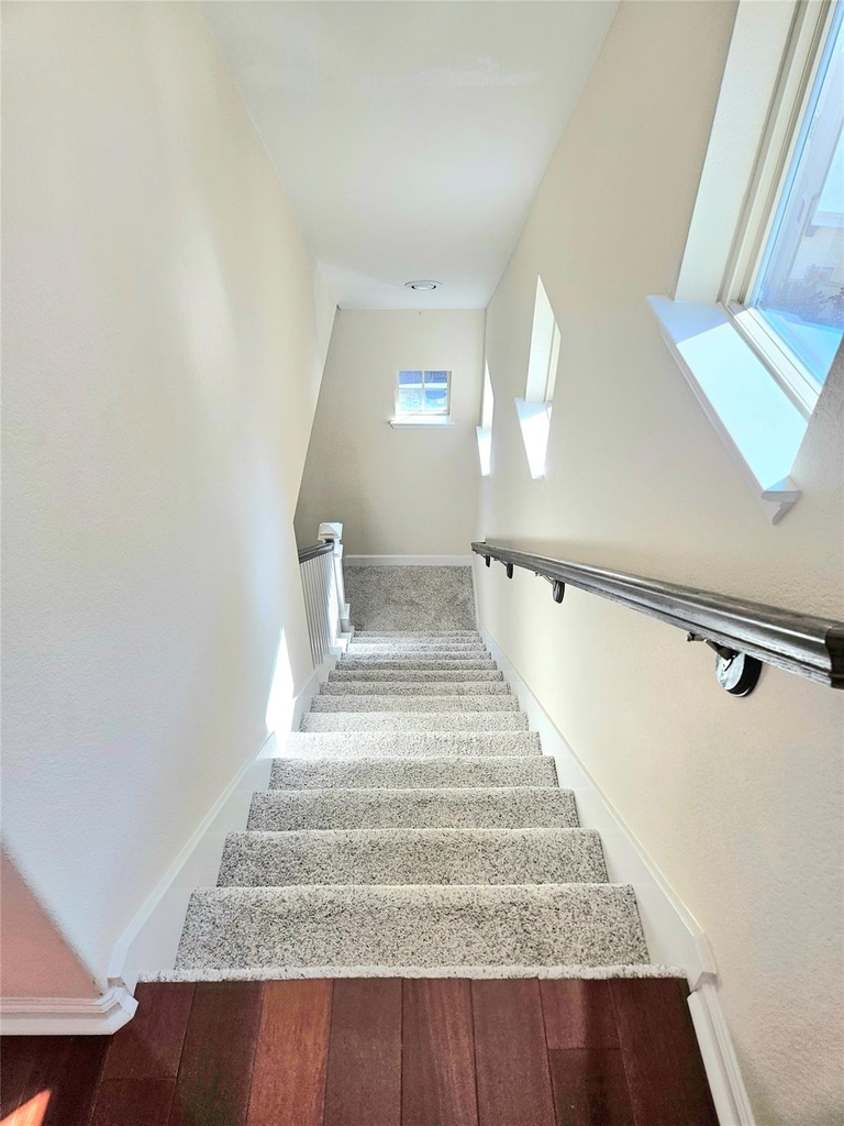 9610 Knights Station Drive - Photo 6
