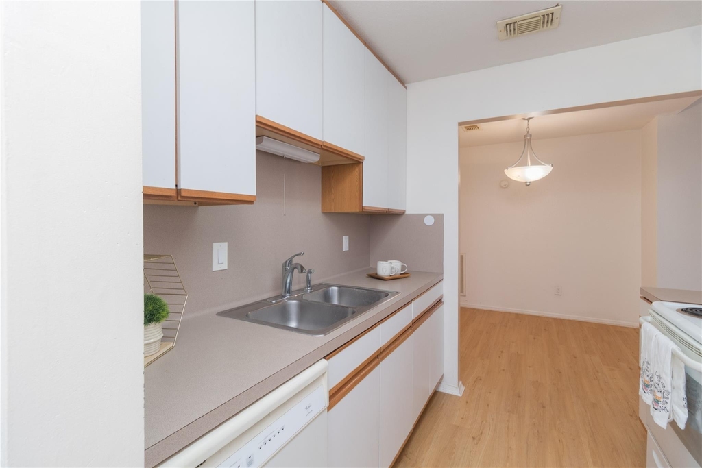 9707 Richmond Avenue - Photo 6