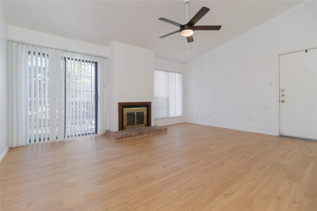 9707 Richmond Avenue - Photo 2