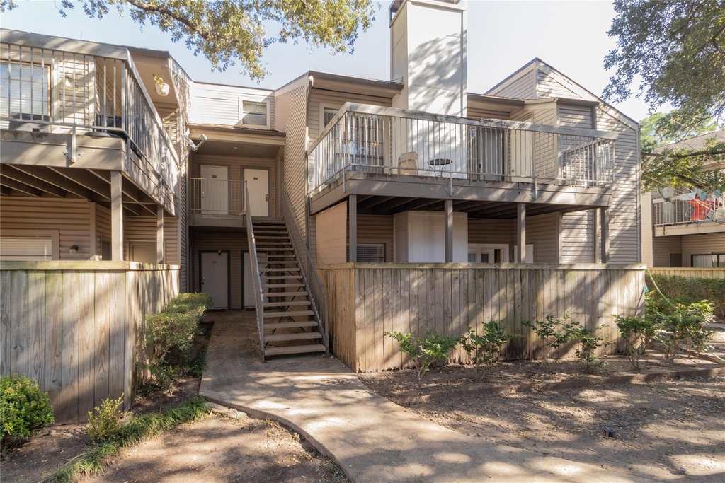 9707 Richmond Avenue - Photo 0