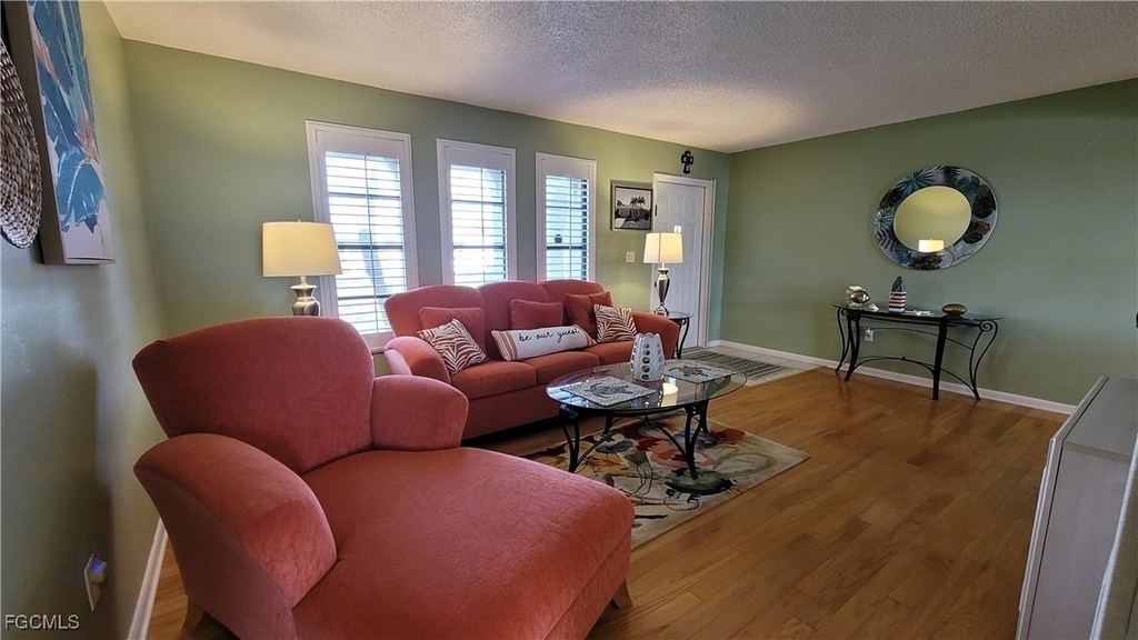 1126 Se 13th Terrace - Photo 5