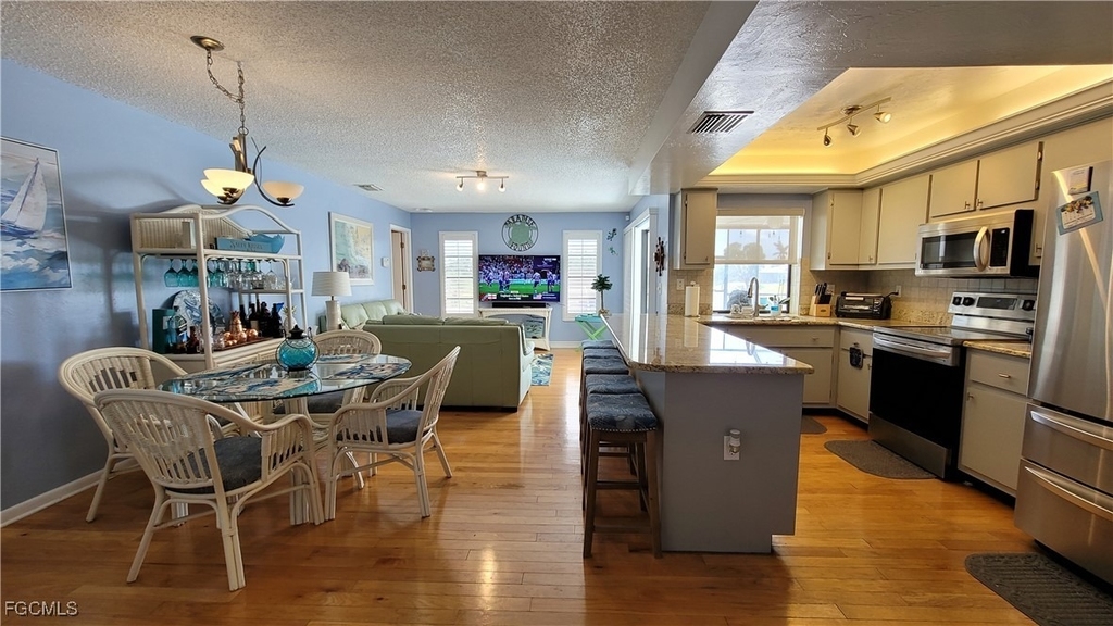 1126 Se 13th Terrace - Photo 6