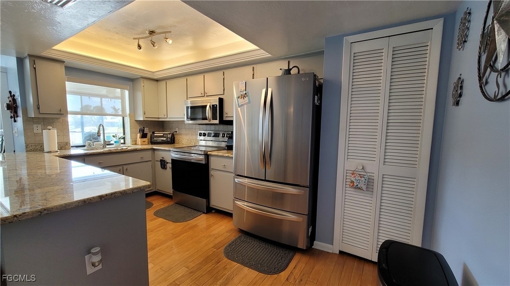 1126 Se 13th Terrace - Photo 7