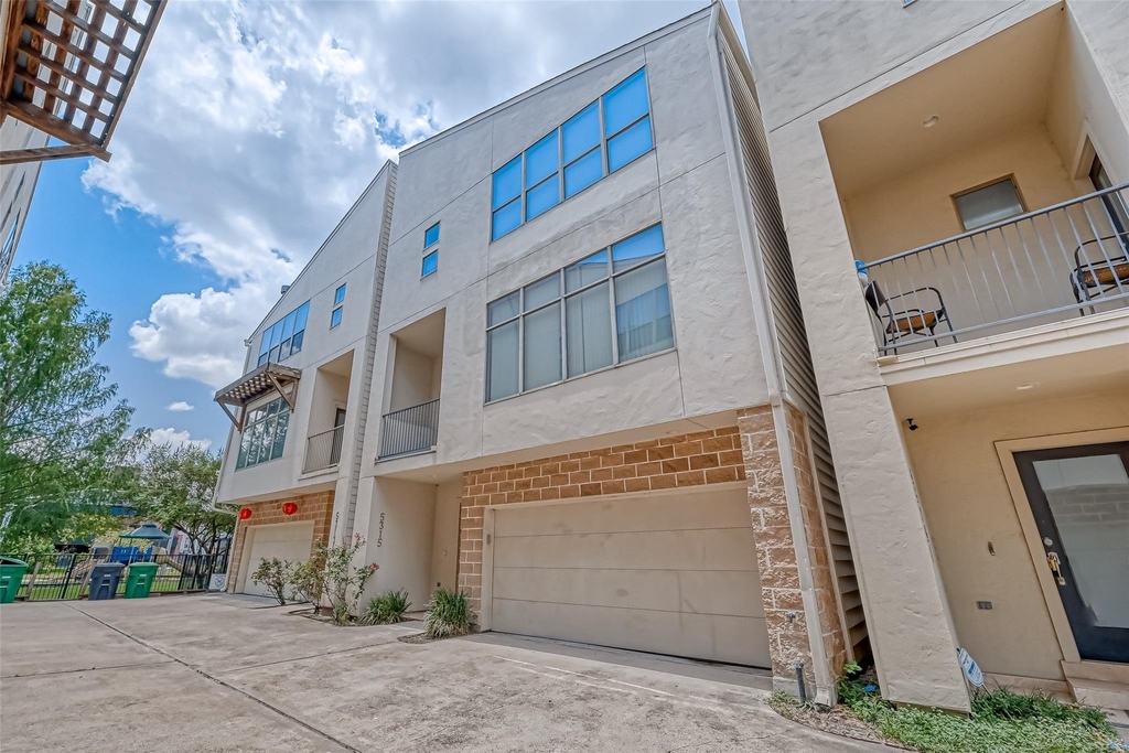 5315 Lillian Street - Photo 0