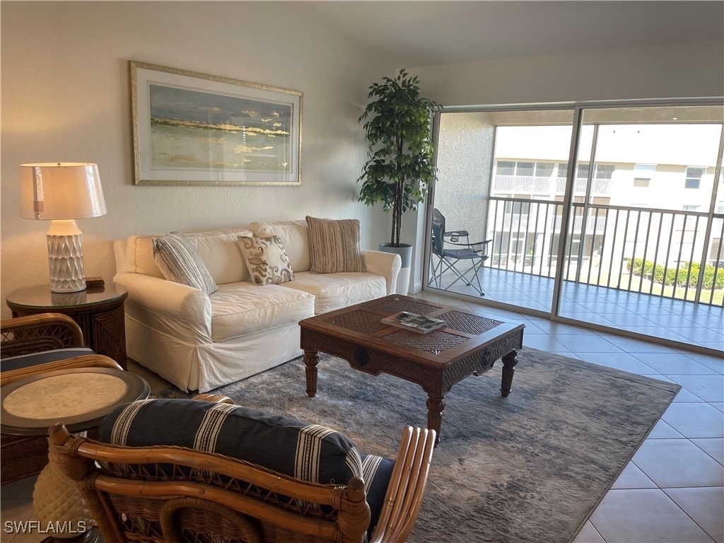 9640 Victoria Lane - Photo 2