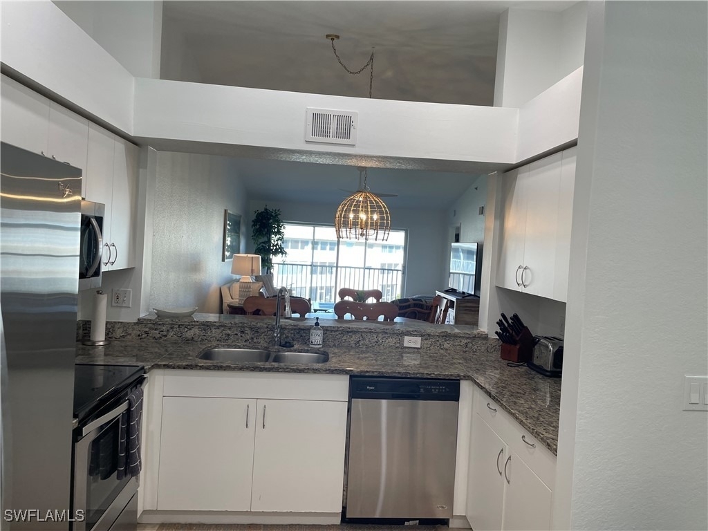 9640 Victoria Lane - Photo 6