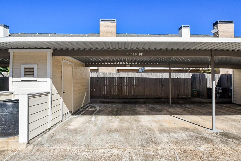 10378 Briar Forest Drive - Photo 11
