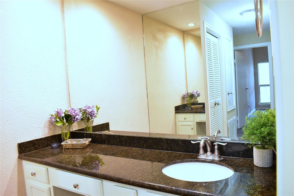 11711 Memorial Drive - Photo 8