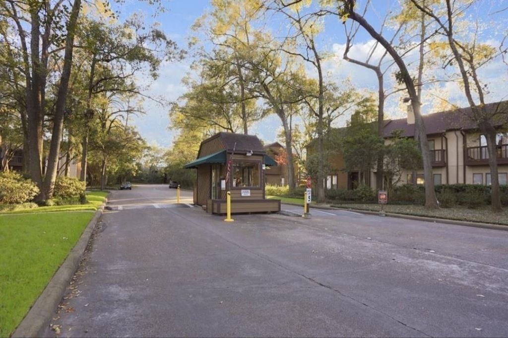 11711 Memorial Drive - Photo 12
