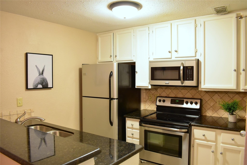11711 Memorial Drive - Photo 2