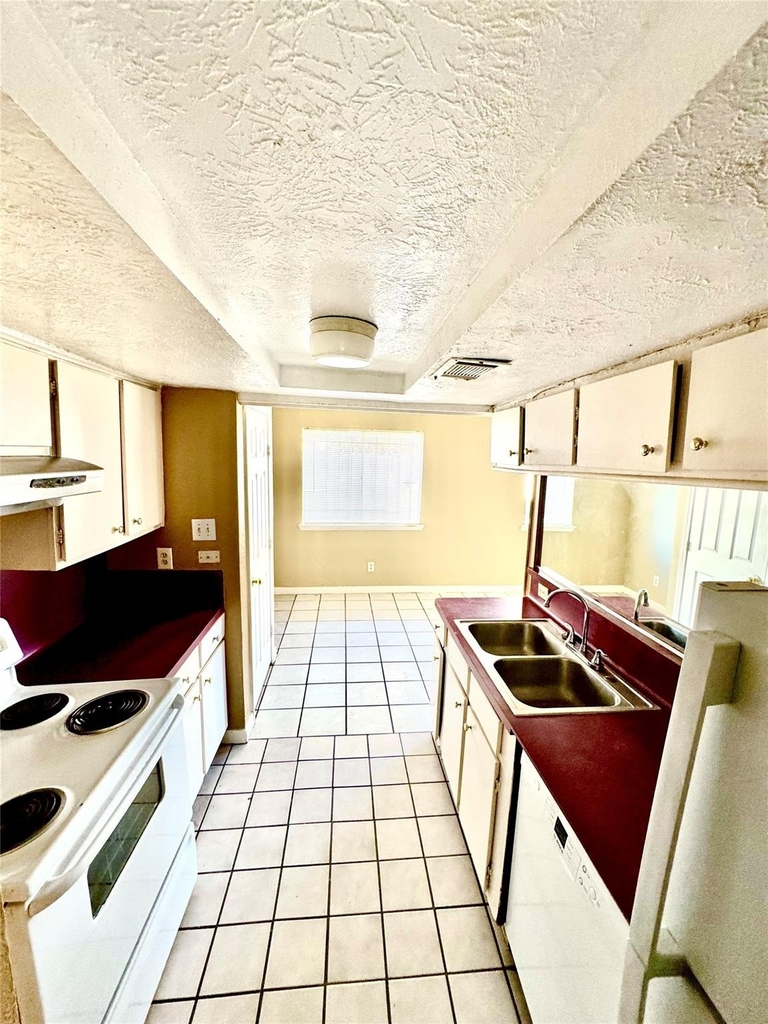 5668 Birchmont Drive - Photo 1
