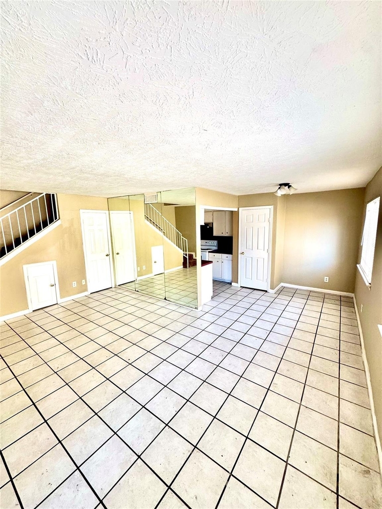 5668 Birchmont Drive - Photo 3