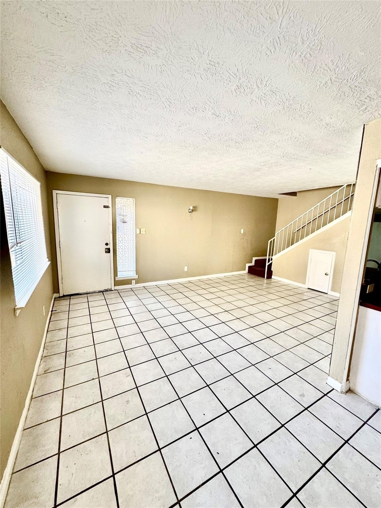 5668 Birchmont Drive - Photo 2
