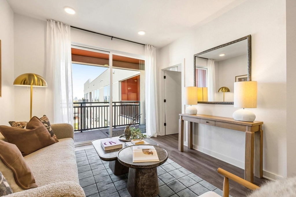 3001 W 11th Street - Photo 5
