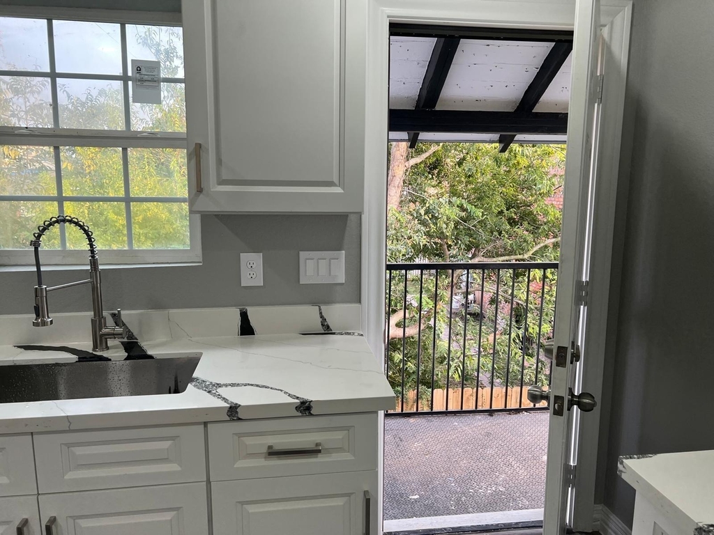 4011 Delano Street - Photo 6