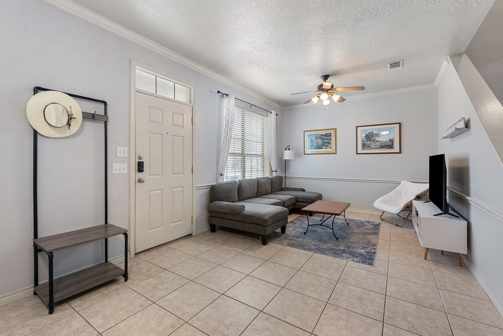 400 Forest Drive - Photo 1