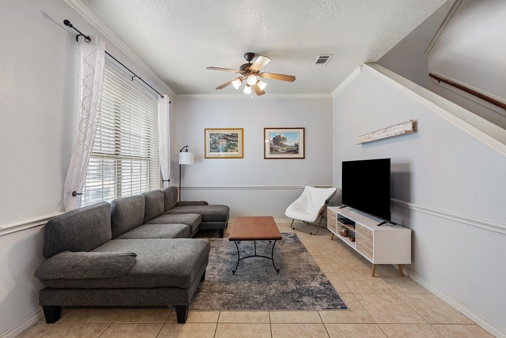 400 Forest Drive - Photo 2