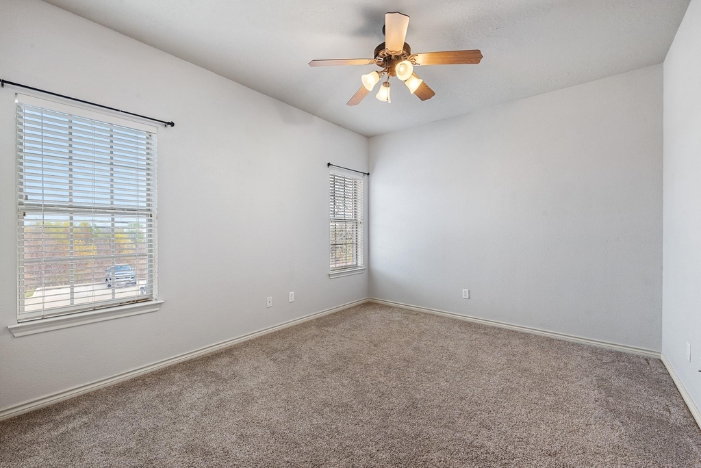 400 Forest Drive - Photo 19