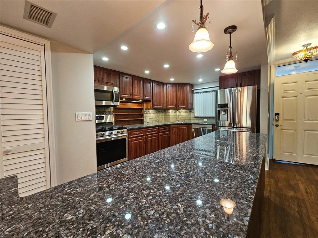 6020 Shore Boulevard S - Photo 3