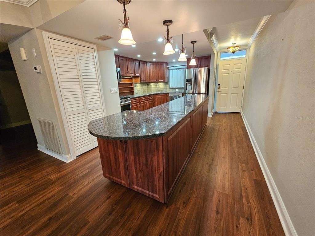 6020 Shore Boulevard S - Photo 6