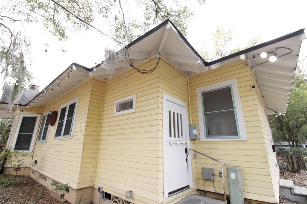 834 E University Avenue - Photo 16