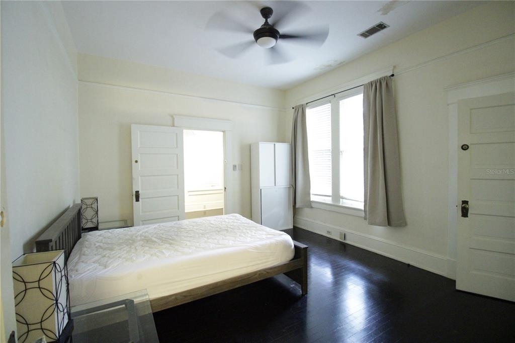 834 E University Avenue - Photo 13