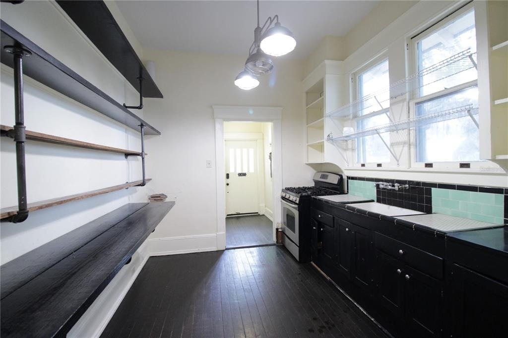834 E University Avenue - Photo 7