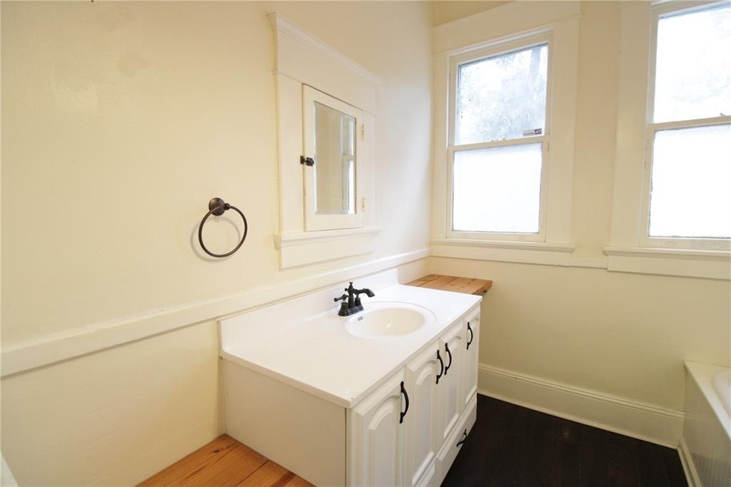 834 E University Avenue - Photo 12