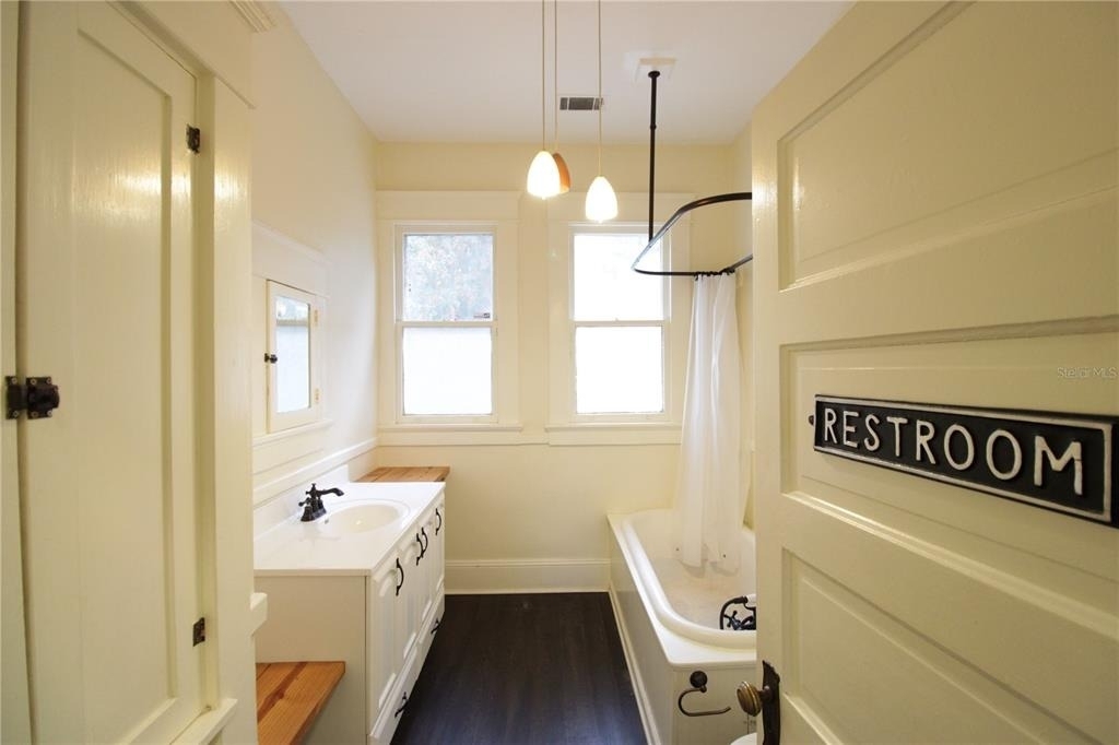 834 E University Avenue - Photo 11